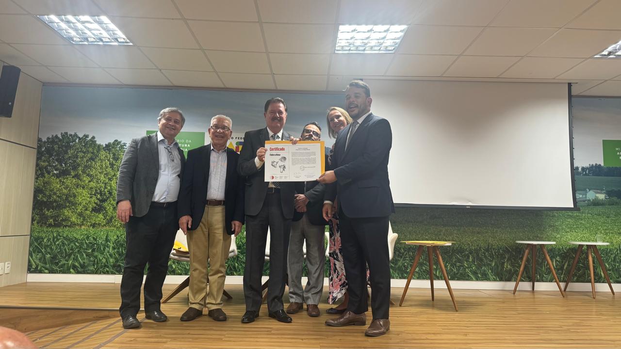 Adagri recebe certificado de Livre de Febre Aftosa sem Vacinação durante evento em Brasília